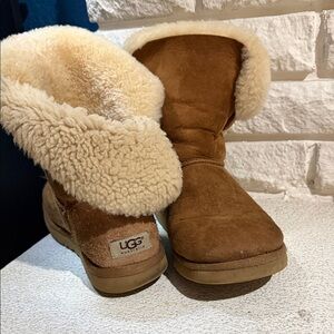 UGG Women's Tan Sheepskin Winter Boots